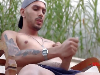 amateur Gostoso Pirocudo Batendo Uma Punheta 5 Min big cock