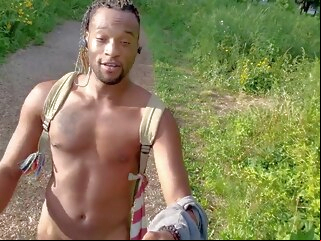 Kenniejai Walks Nude By The River In Chicago And Gets Caught